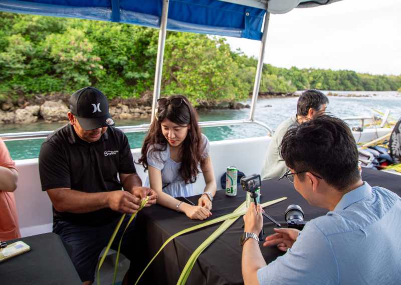 guam-cruise-activity-coconut-flower-making